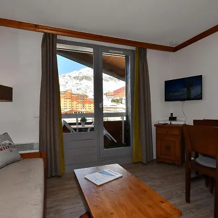 Superb View+swim Pool+smart Tv+netflix+projector Huez